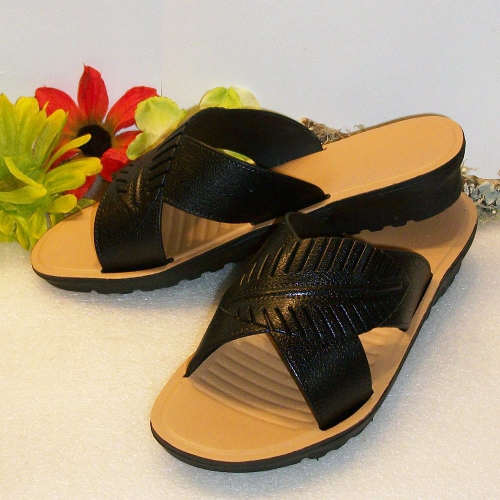 CAROL WRIGHT Sz 8 Black  Slide Sandals "PALM" Flexible 1 1/4" Wedge Heel NWOT